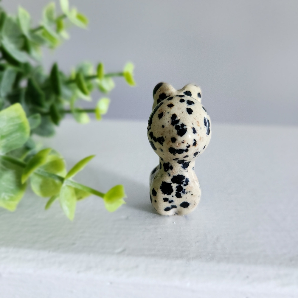 Dalmation jasper deer or reindeer - mini crystal carving - Picture 2 of 6